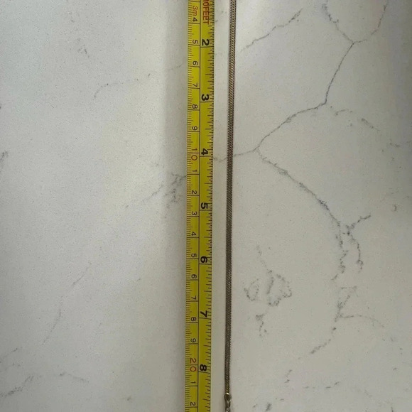 Avon minimalist silver bracelet - Picture 2 of 5